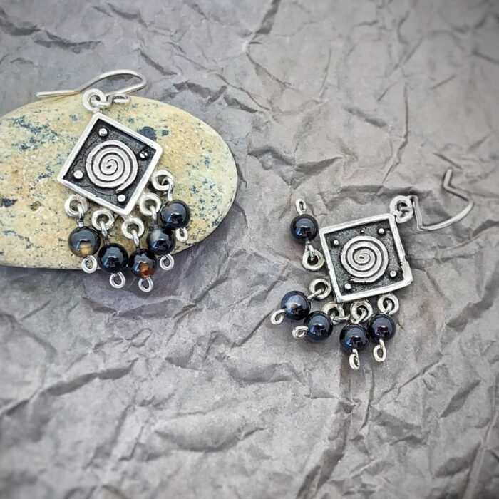 Aretes Hindú Cuadrito con Piedras Colgantes