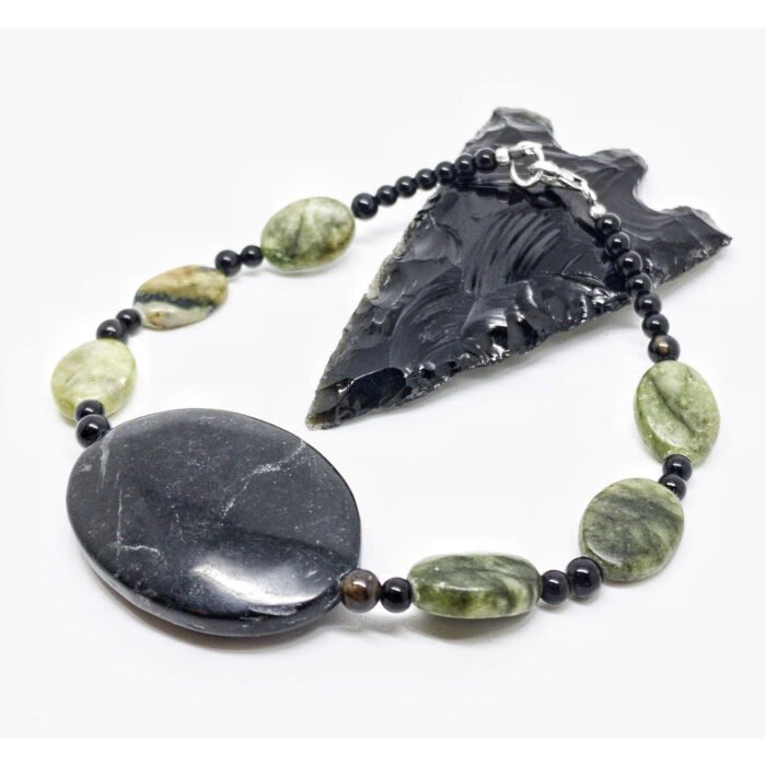 Pulsera Óvalo Jade Central y Jades Ovalados con Ónix