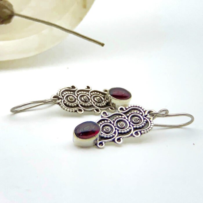 Aretes Granates Hindú