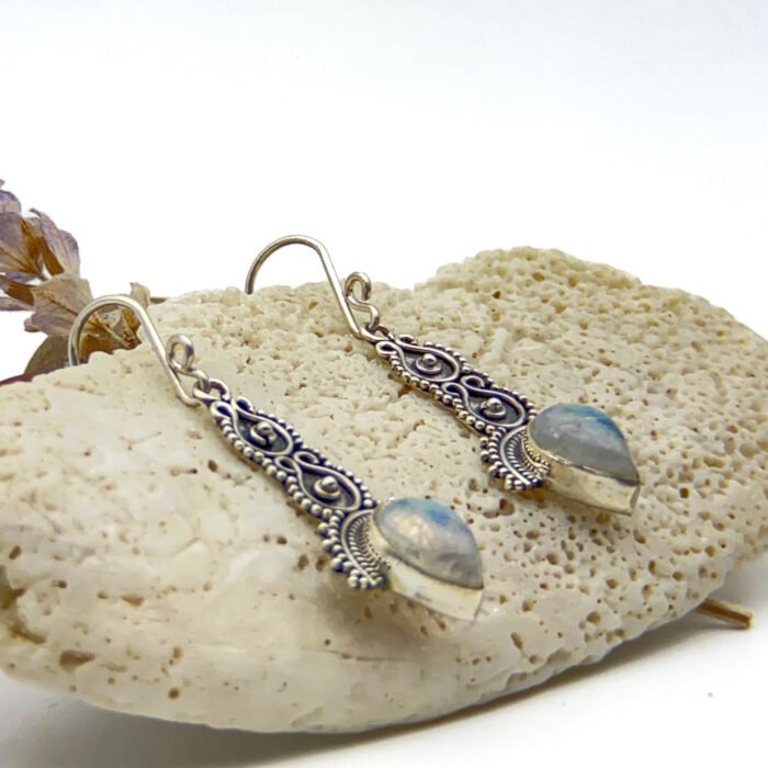 Aretes Piedra Luna Coronadas